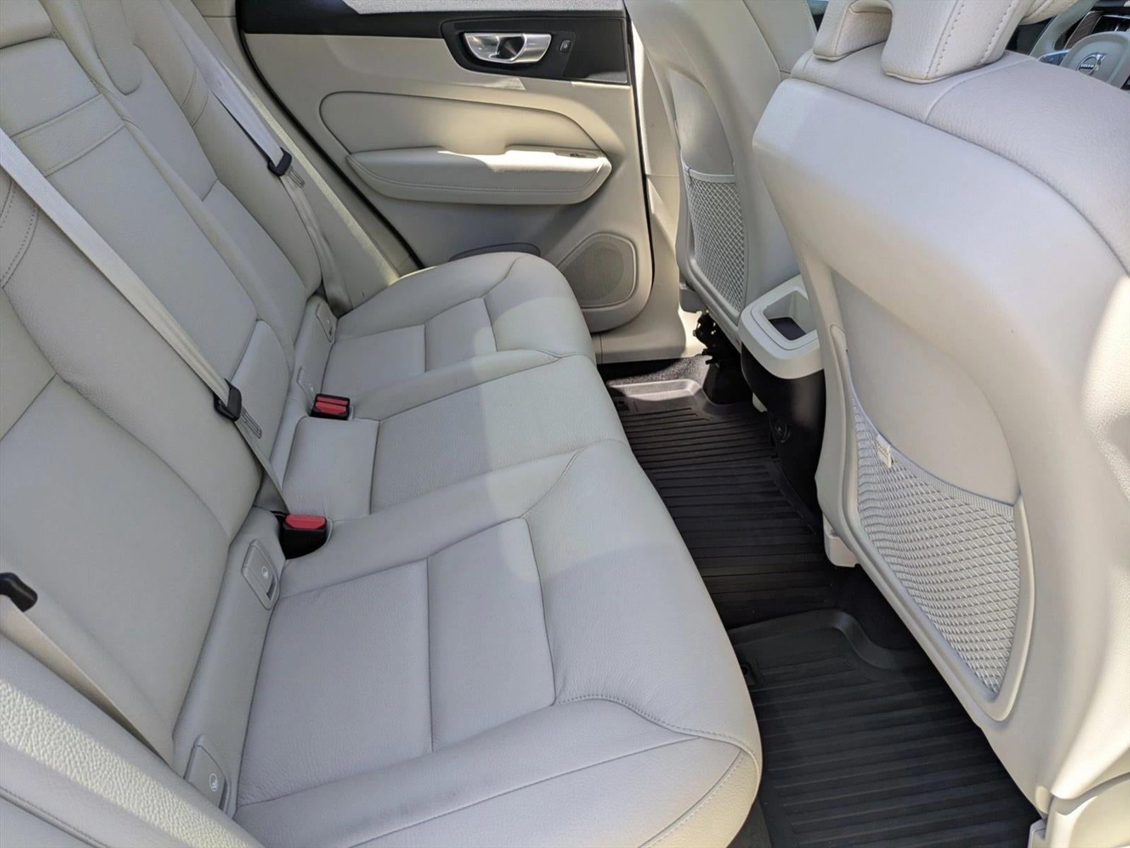 2021 Volvo XC60 T5 FWD Momentum