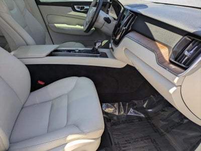 2021 Volvo XC60 T5 FWD Momentum
