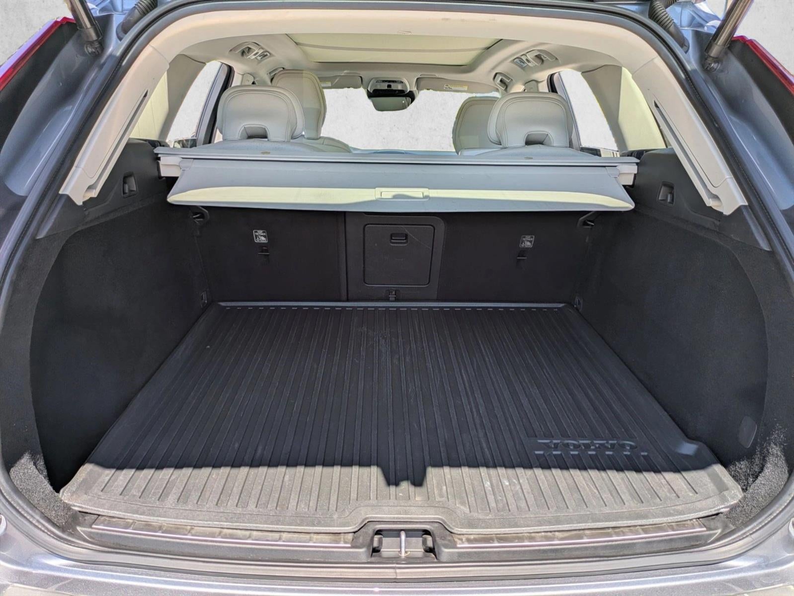 2021 Volvo XC60 T5 FWD Momentum