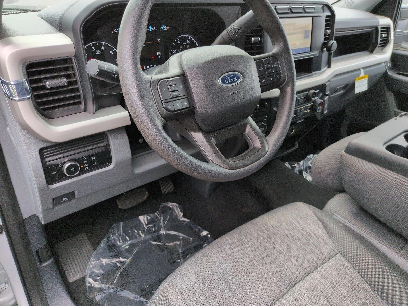 2023 Ford Super Duty F-250 SRW XL 4WD Crew Cab 6.75' Box