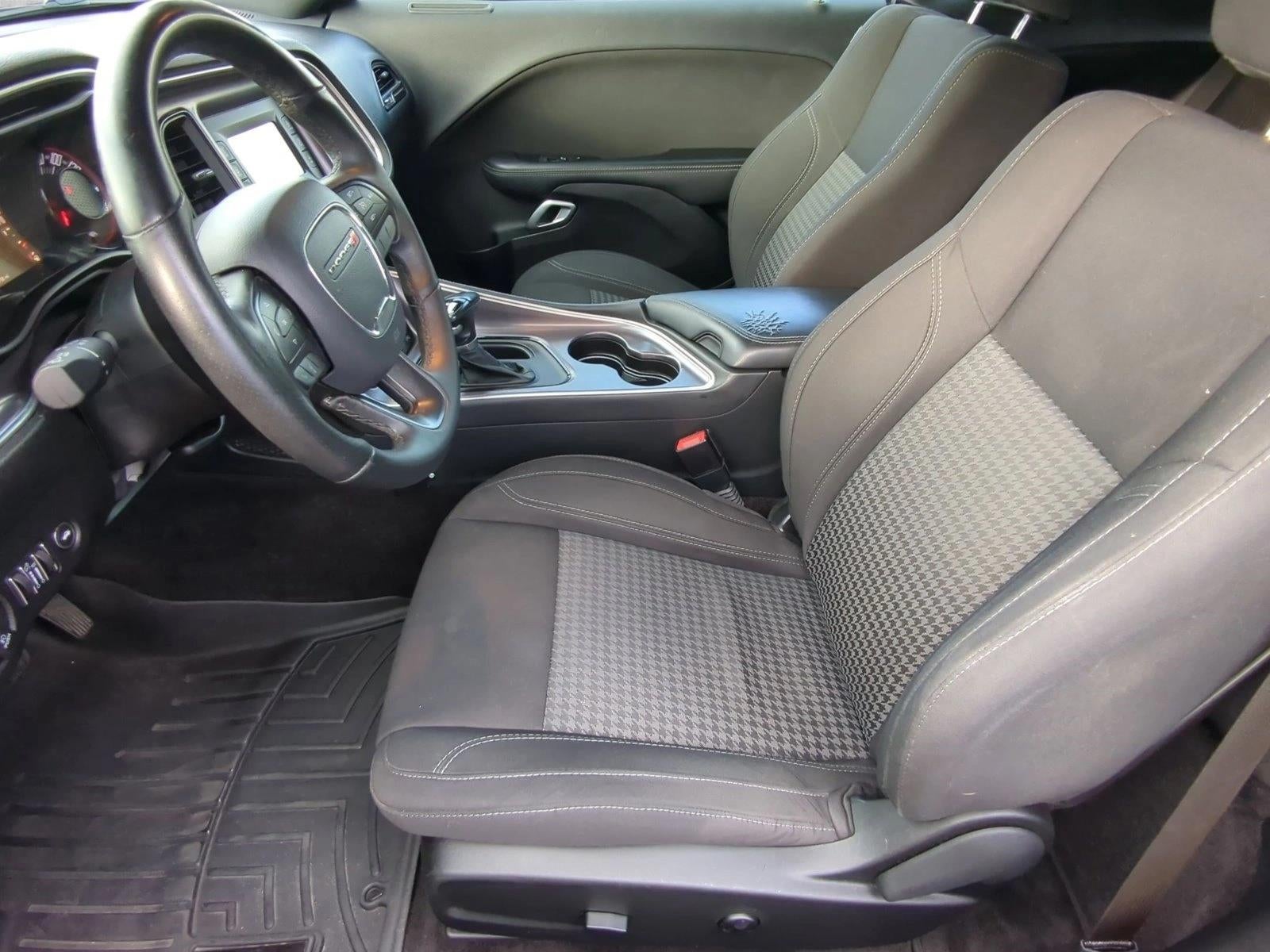 2017 Dodge Challenger SXT Coupe