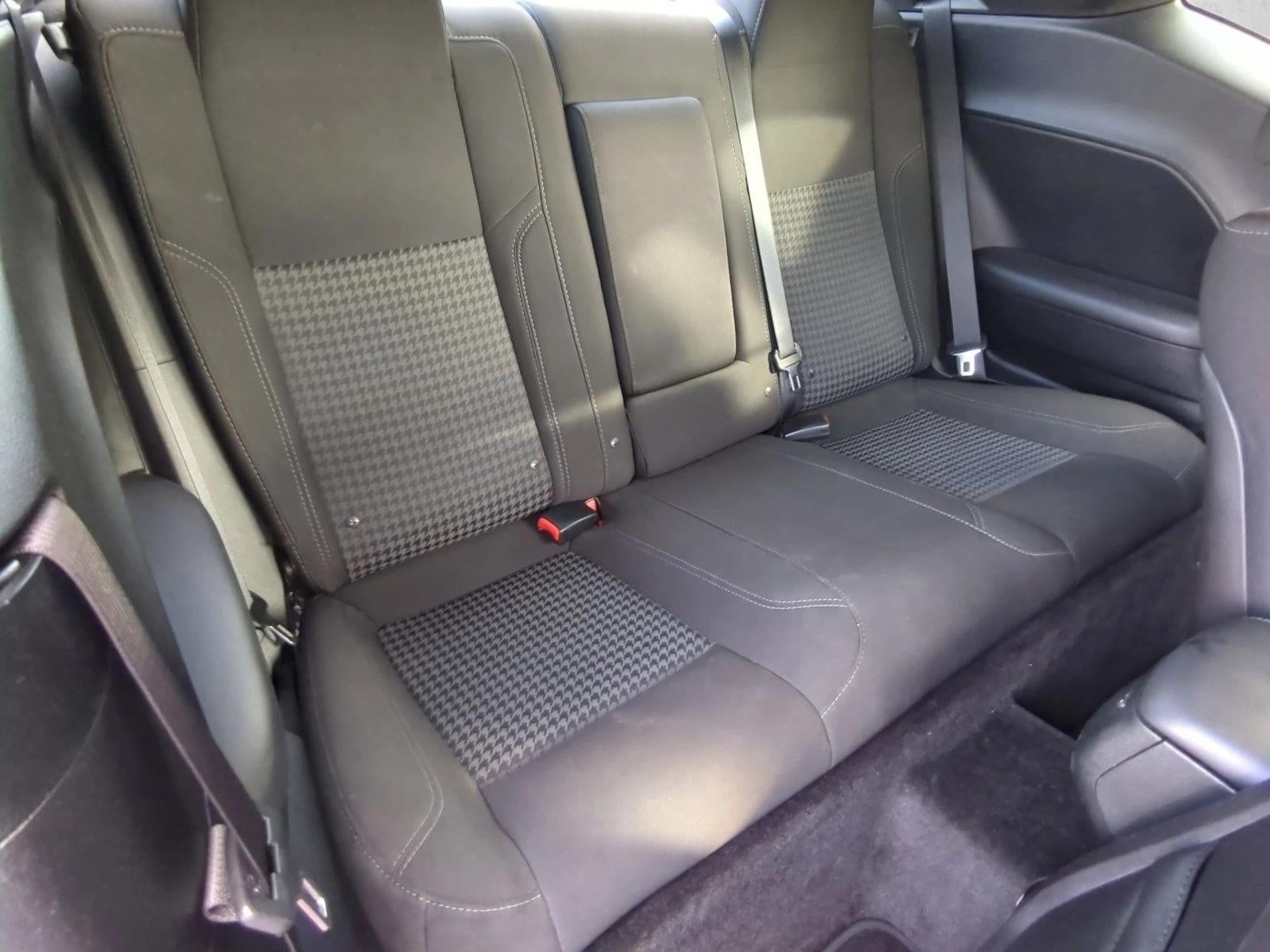 2017 Dodge Challenger SXT Coupe