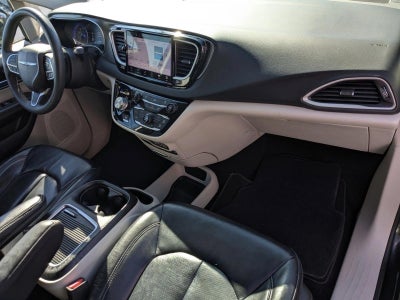 2022 Chrysler Pacifica Touring L FWD