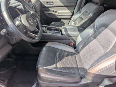 2022 Nissan Pathfinder Platinum 2WD