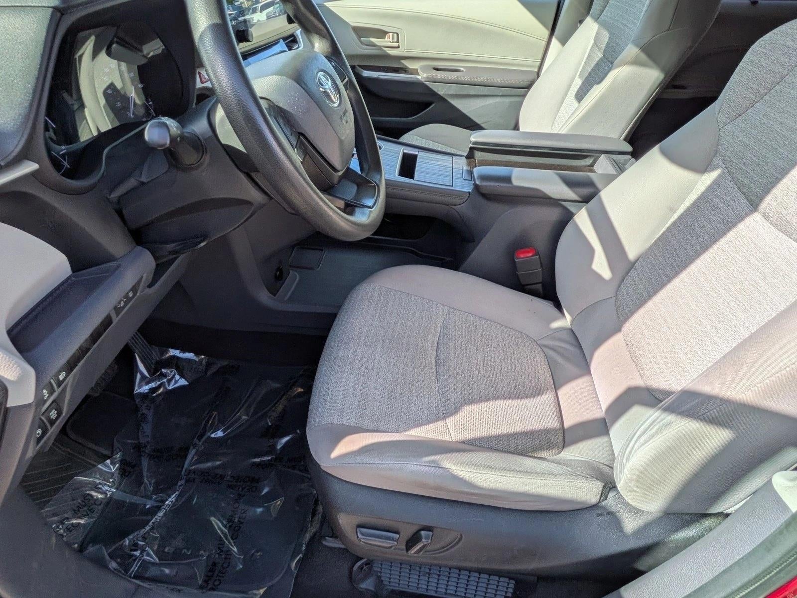 2023 Toyota Sienna LE FWD 8-Passenger (Natl)