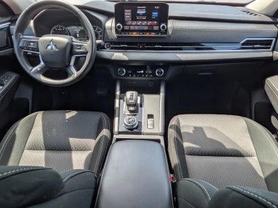 2022 Mitsubishi Outlander ES FWD
