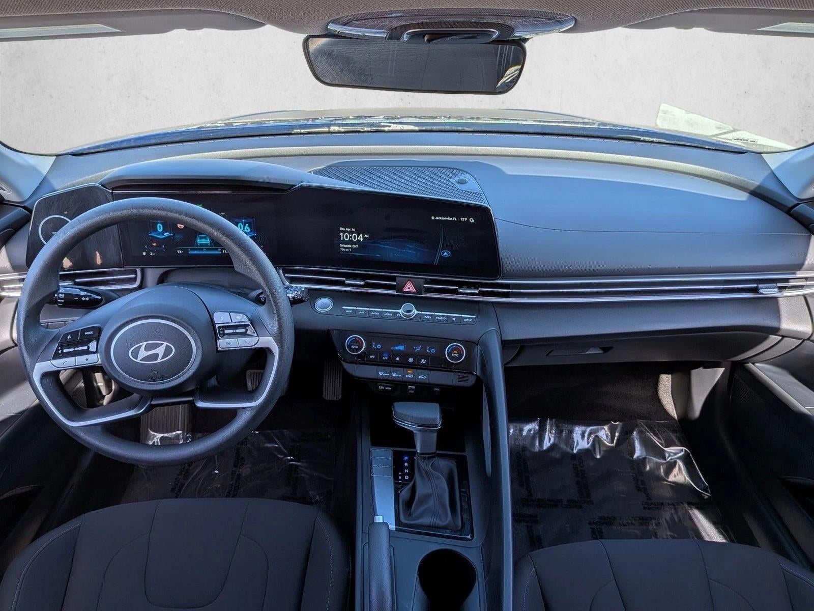2024 Hyundai ELANTRA SEL IVT