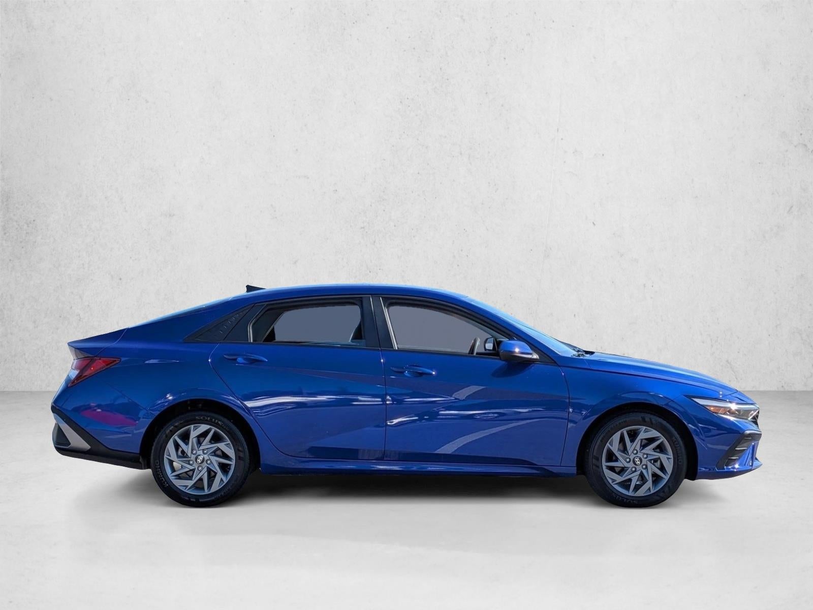 2024 Hyundai ELANTRA SEL IVT