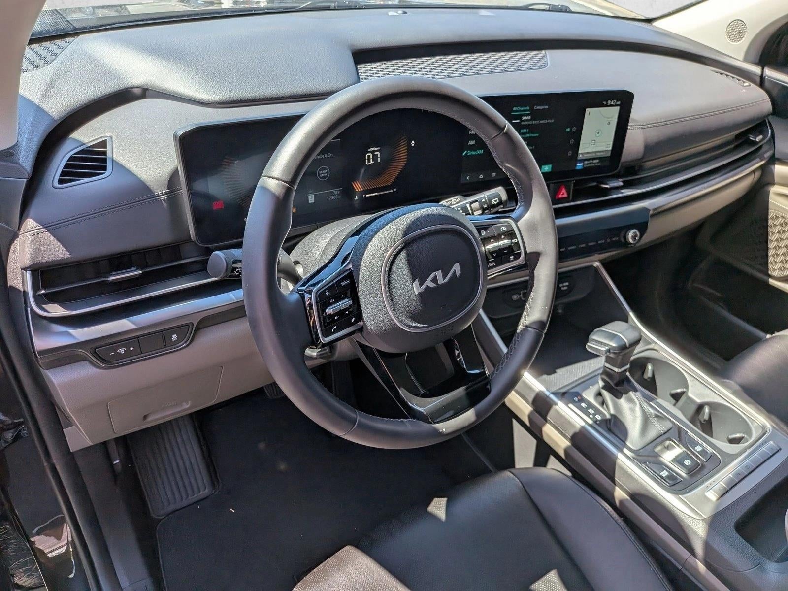2025 Kia Carnival LXS FWD