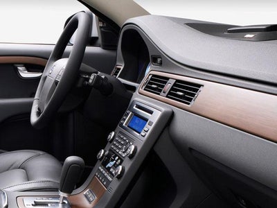 2010 Volvo V70 4dr Wgn R-Design w/Moonroof