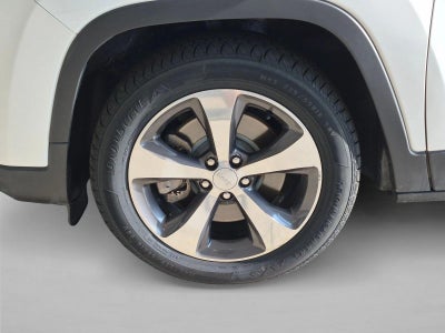 2019 Jeep Cherokee Limited FWD
