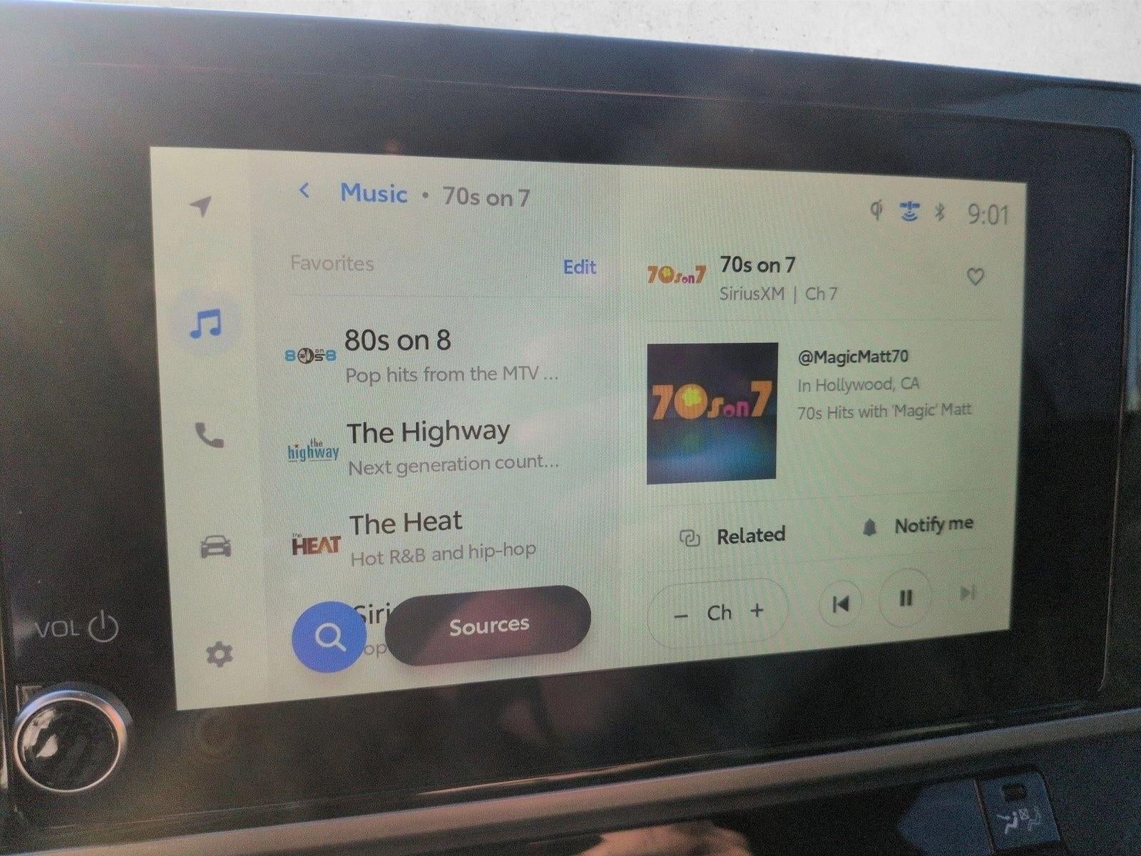 2025 Toyota Camry SE (SE)