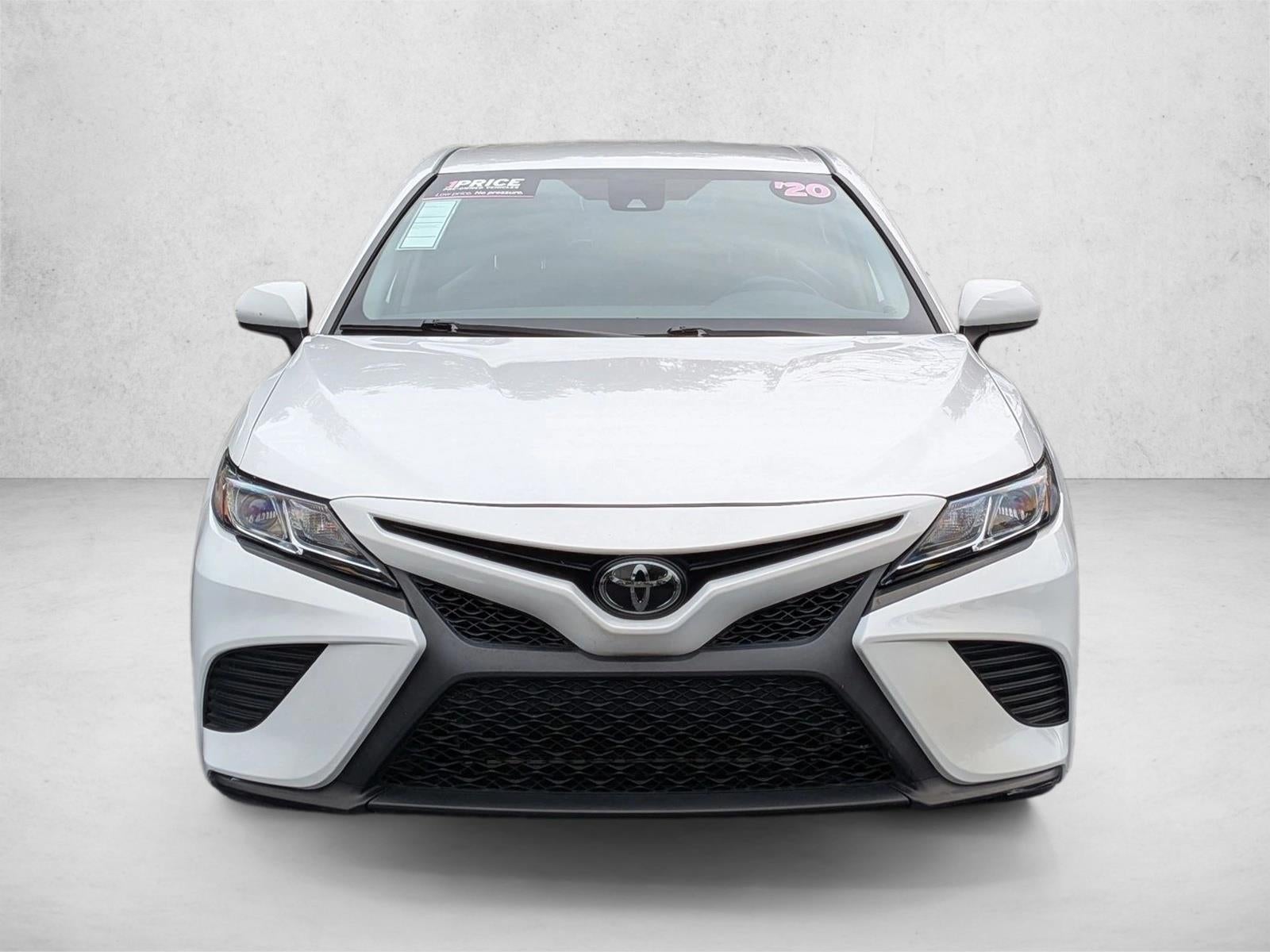 2020 Toyota Camry SE Auto (SE)