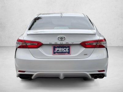 2020 Toyota Camry SE Auto (SE)