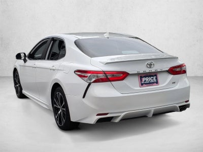 2020 Toyota Camry SE Auto (SE)