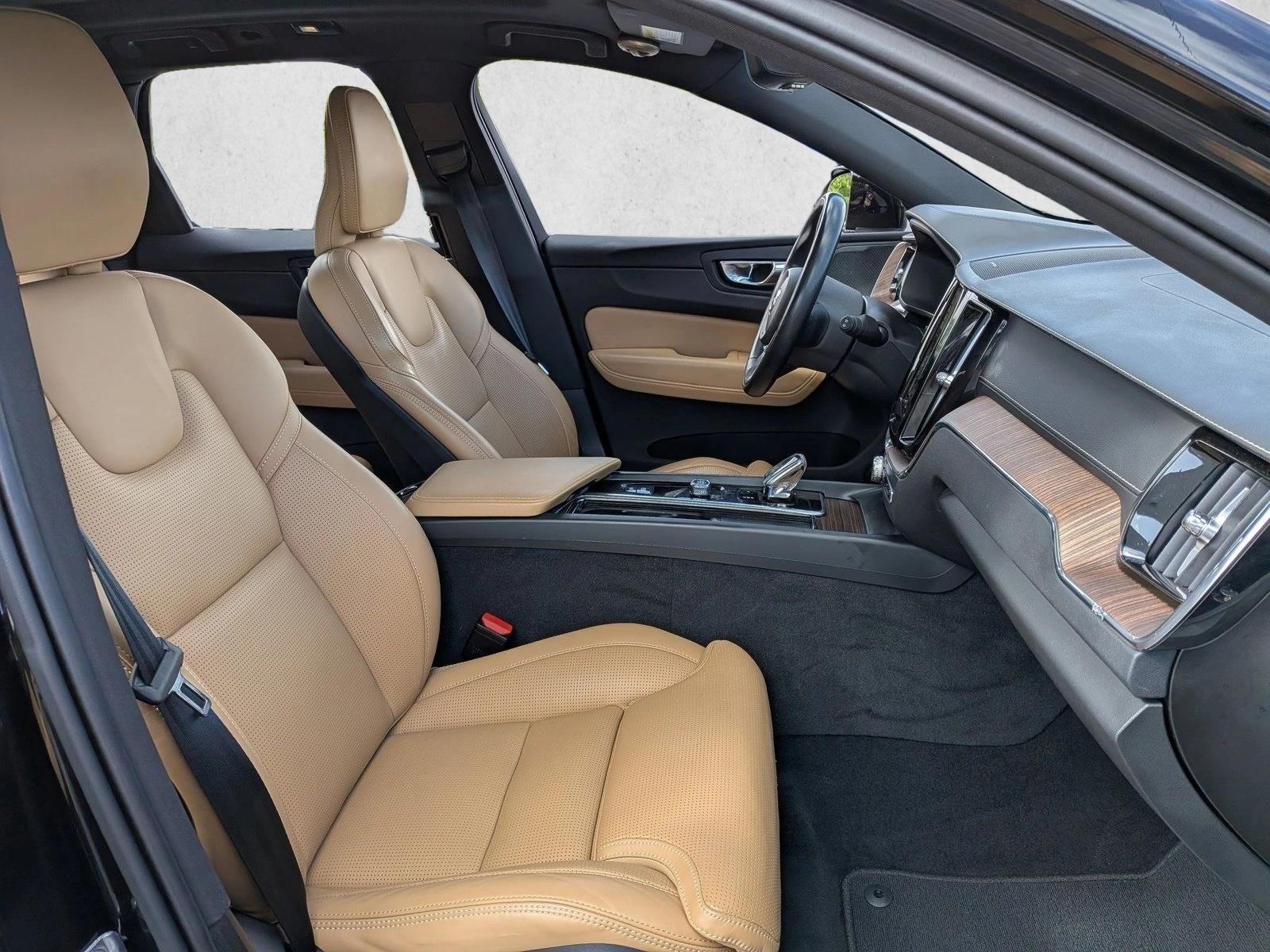 2022 Volvo XC60 B6 AWD Inscription