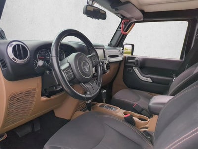2014 Jeep Wrangler Unlimited 4WD 4dr Sahara