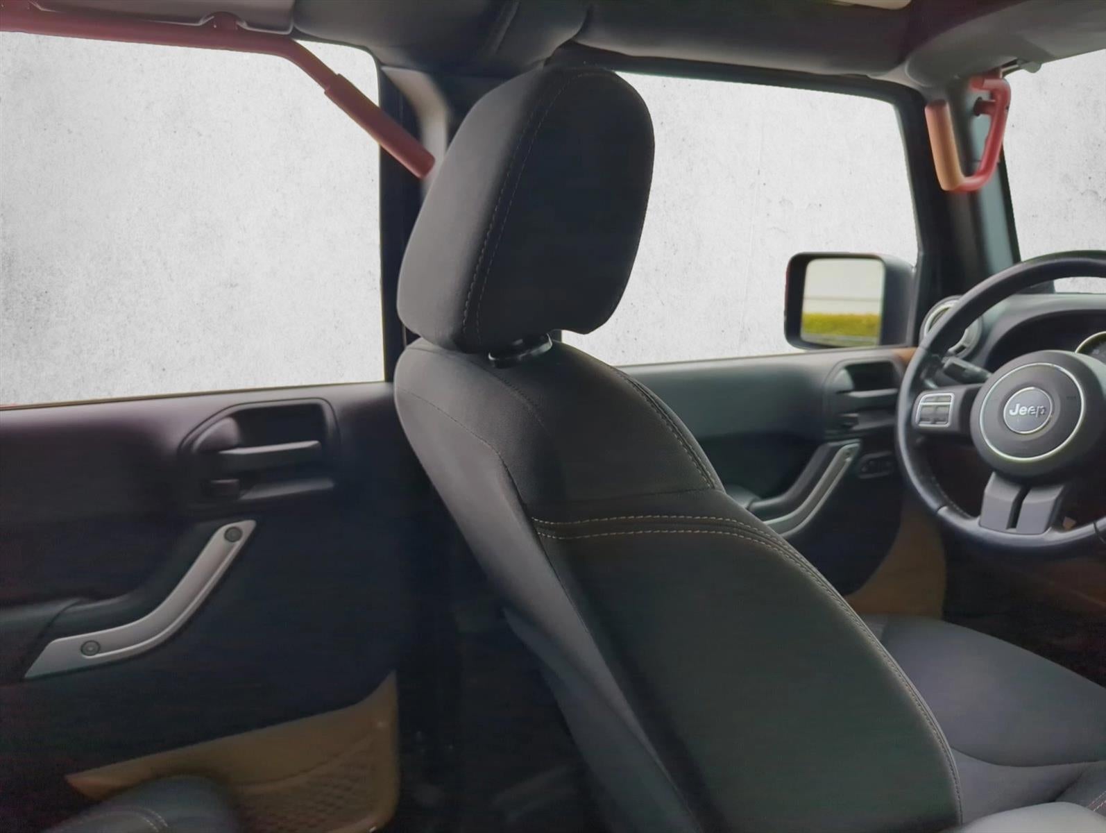 2014 Jeep Wrangler Unlimited 4WD 4dr Sahara