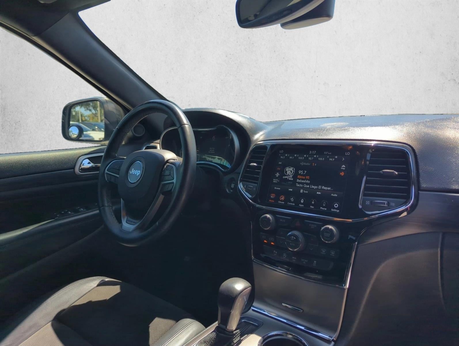 2020 Jeep Grand Cherokee Laredo E 4x2
