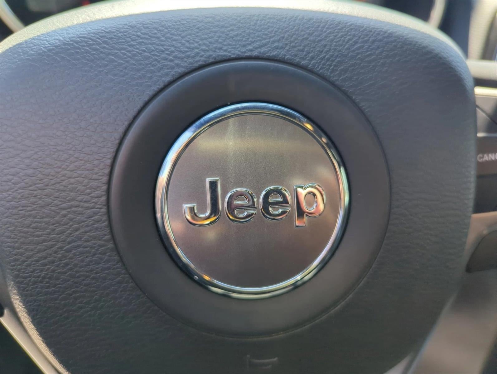 2020 Jeep Grand Cherokee Laredo E 4x2