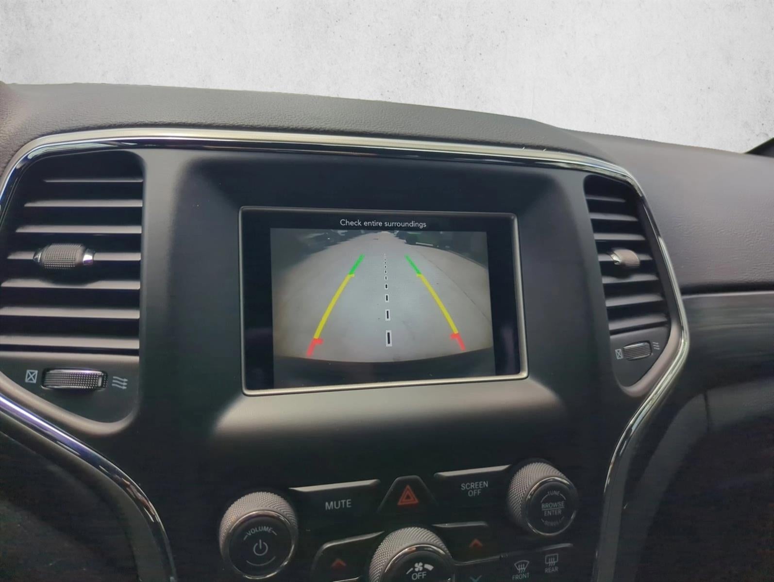 2019 Jeep Grand Cherokee Laredo 4x2