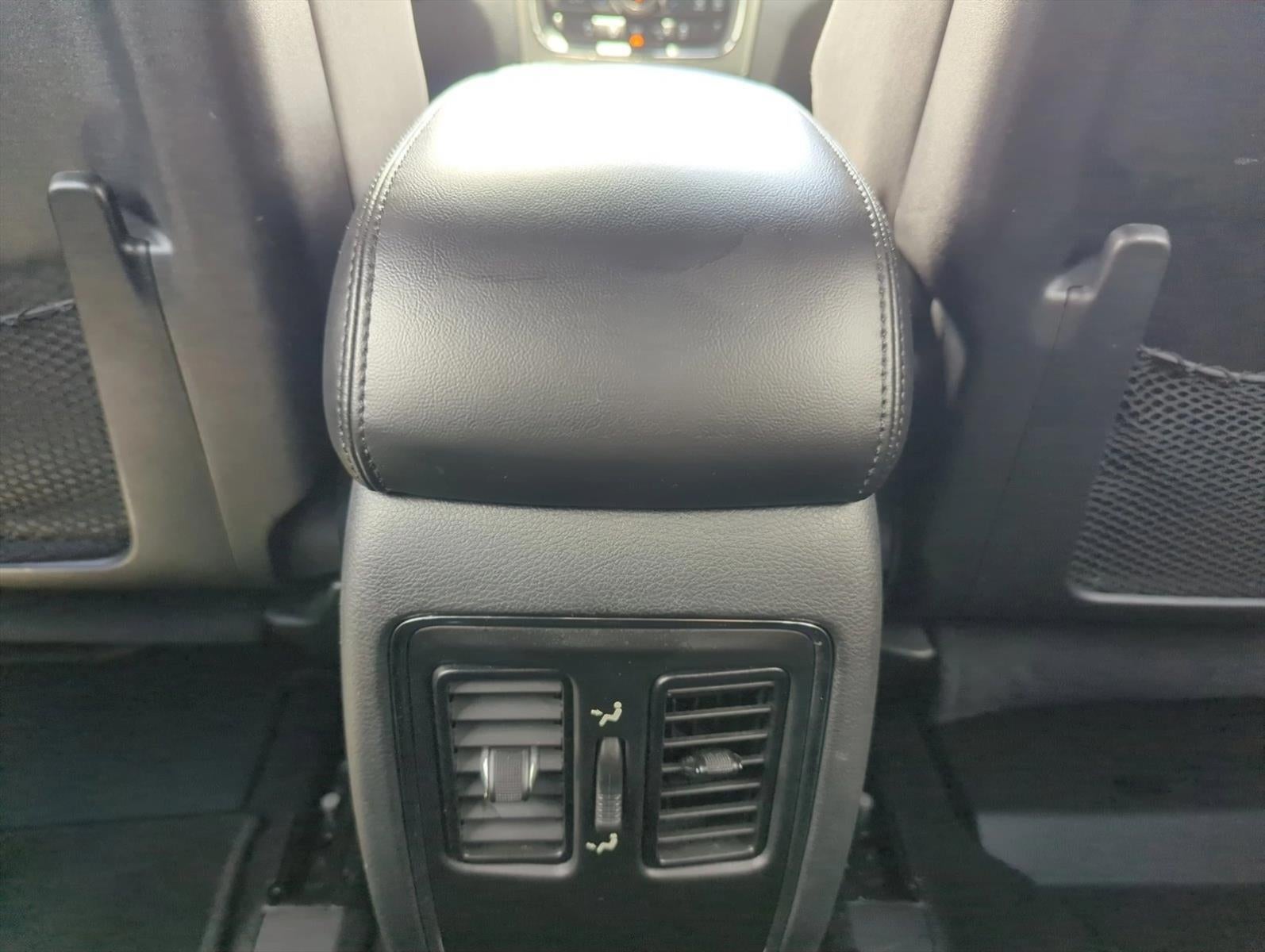 2019 Jeep Grand Cherokee Laredo 4x2