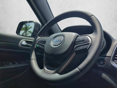 2019 Jeep Grand Cherokee Laredo 4x2