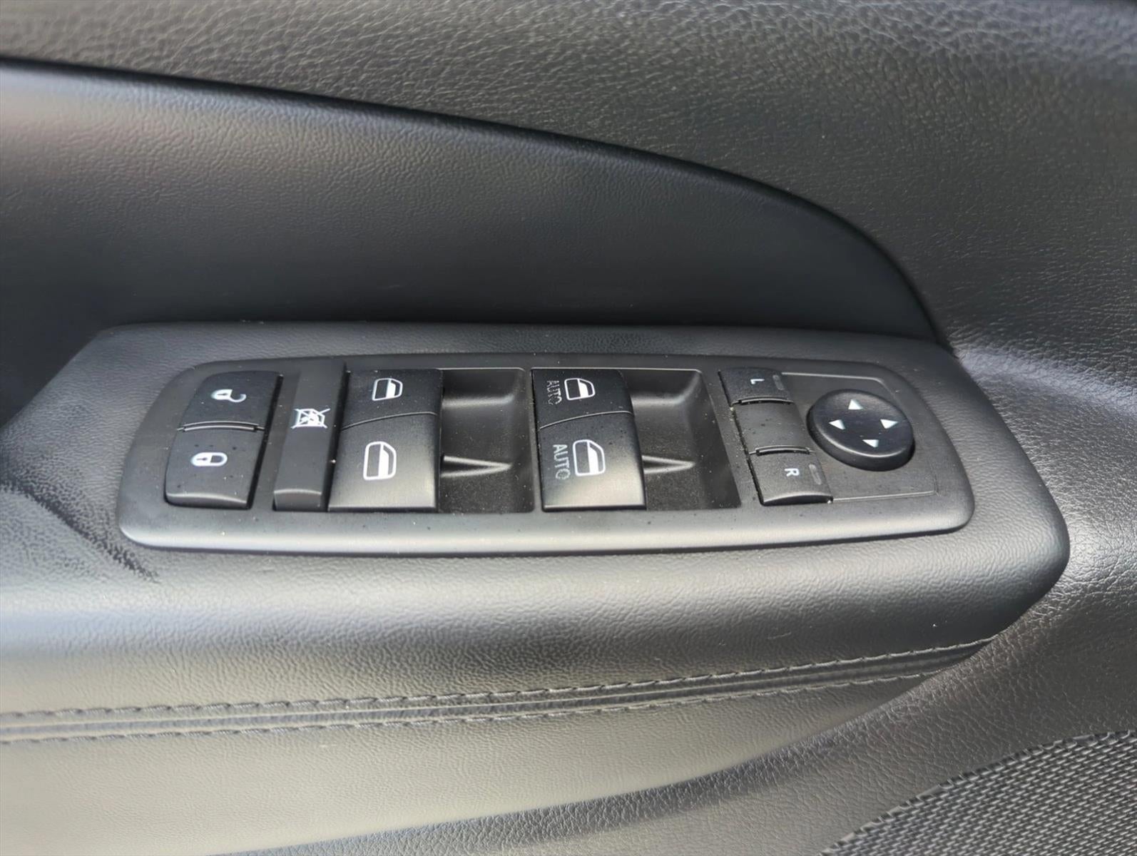 2019 Jeep Grand Cherokee Laredo 4x2