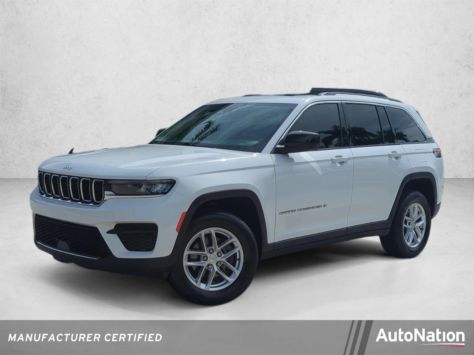 2023 Jeep Grand Cherokee Laredo 4x2