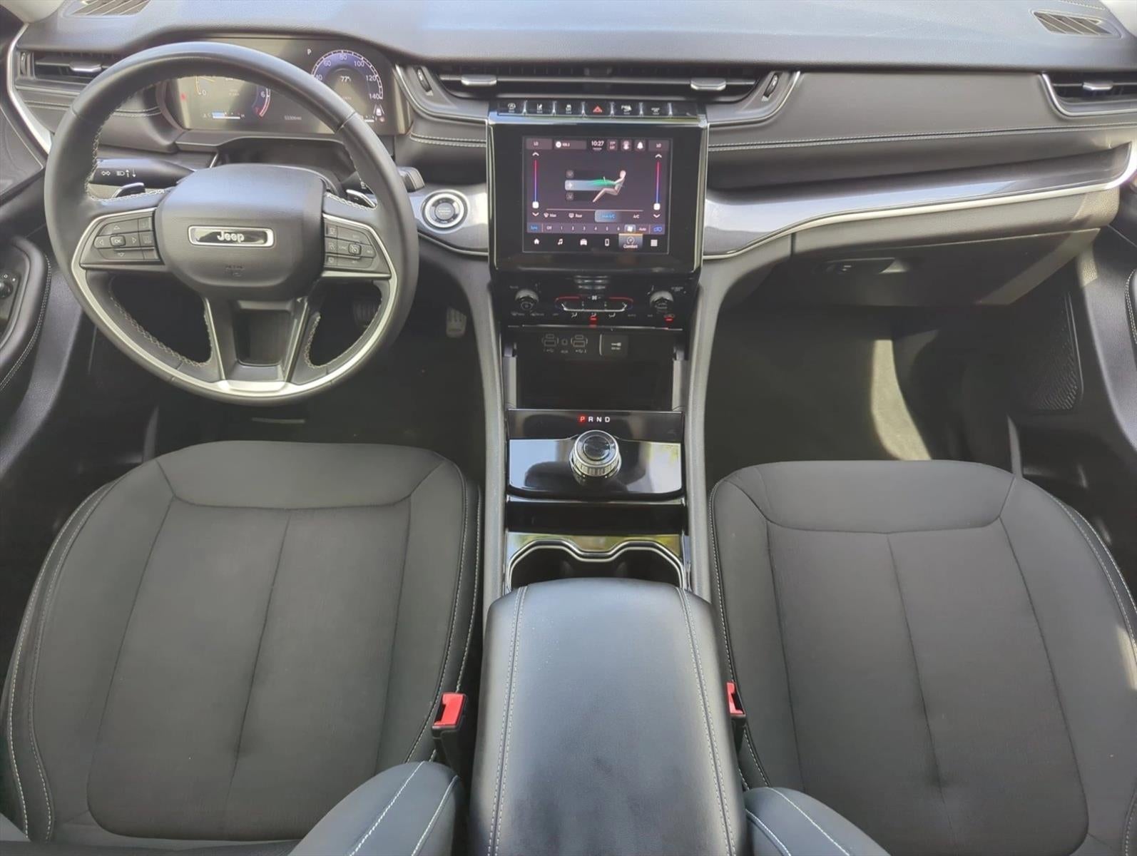 2023 Jeep Grand Cherokee Laredo 4x2