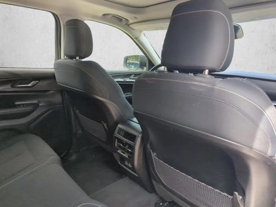 2023 Jeep Grand Cherokee Laredo 4x2