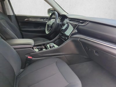 2023 Jeep Grand Cherokee Laredo 4x2