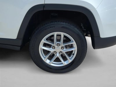 2023 Jeep Grand Cherokee Laredo 4x2