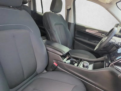 2023 Jeep Grand Cherokee Laredo 4x2