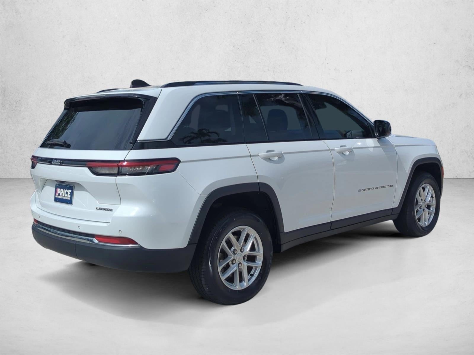 2023 Jeep Grand Cherokee Laredo 4x2