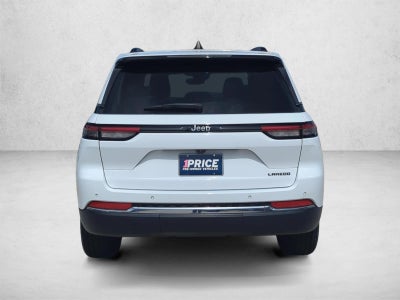 2023 Jeep Grand Cherokee Laredo 4x2