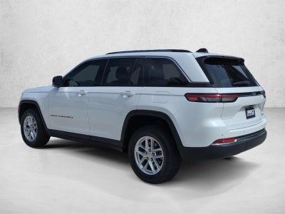 2023 Jeep Grand Cherokee Laredo 4x2
