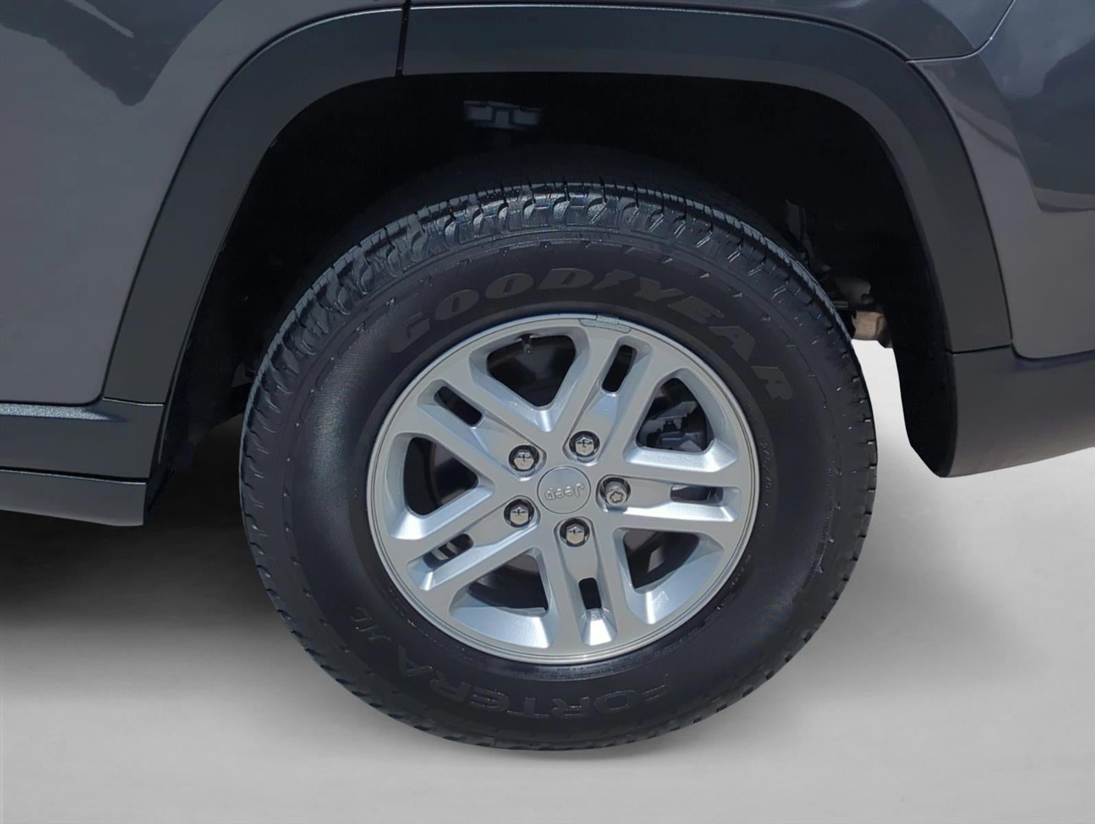 2025 Jeep Grand Cherokee Laredo 4x2