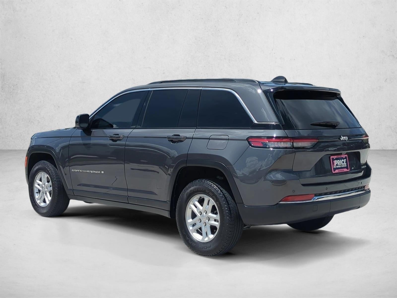 2025 Jeep Grand Cherokee Laredo 4x2