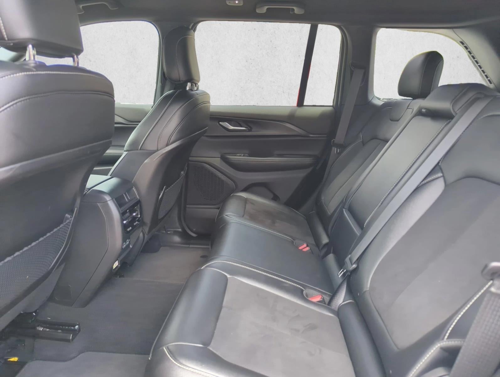 2024 Jeep Grand Cherokee Altitude 4x2
