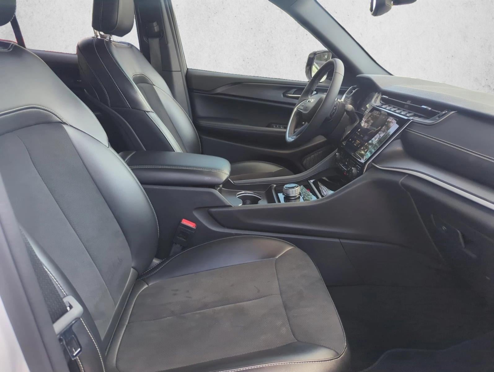 2024 Jeep Grand Cherokee Altitude 4x2