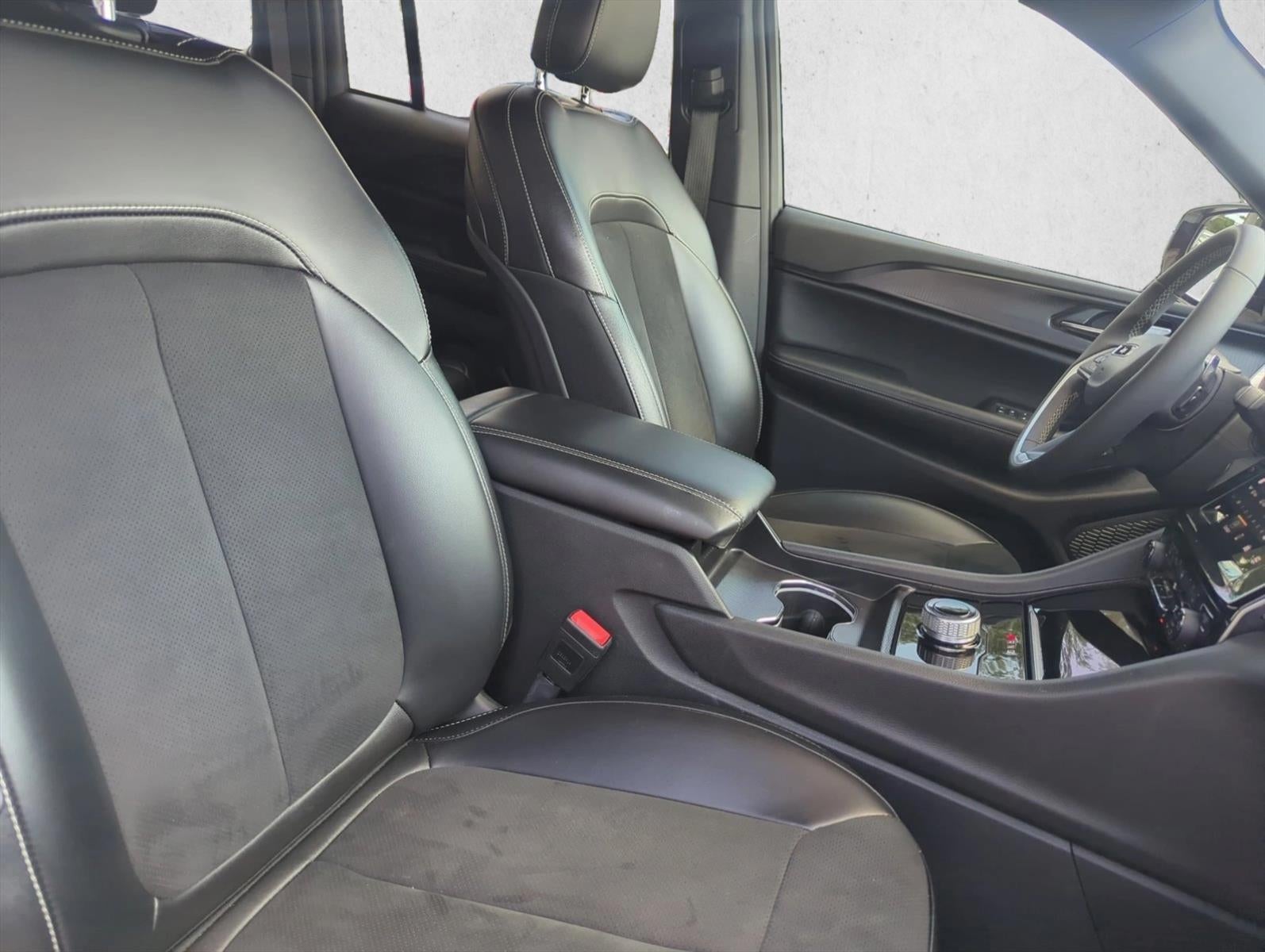 2024 Jeep Grand Cherokee Altitude 4x2
