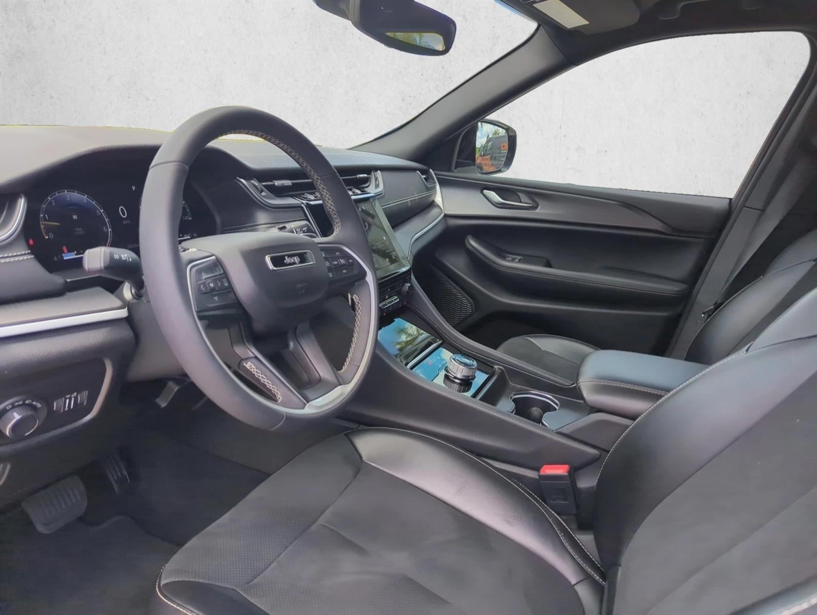 2024 Jeep Grand Cherokee Altitude 4x2