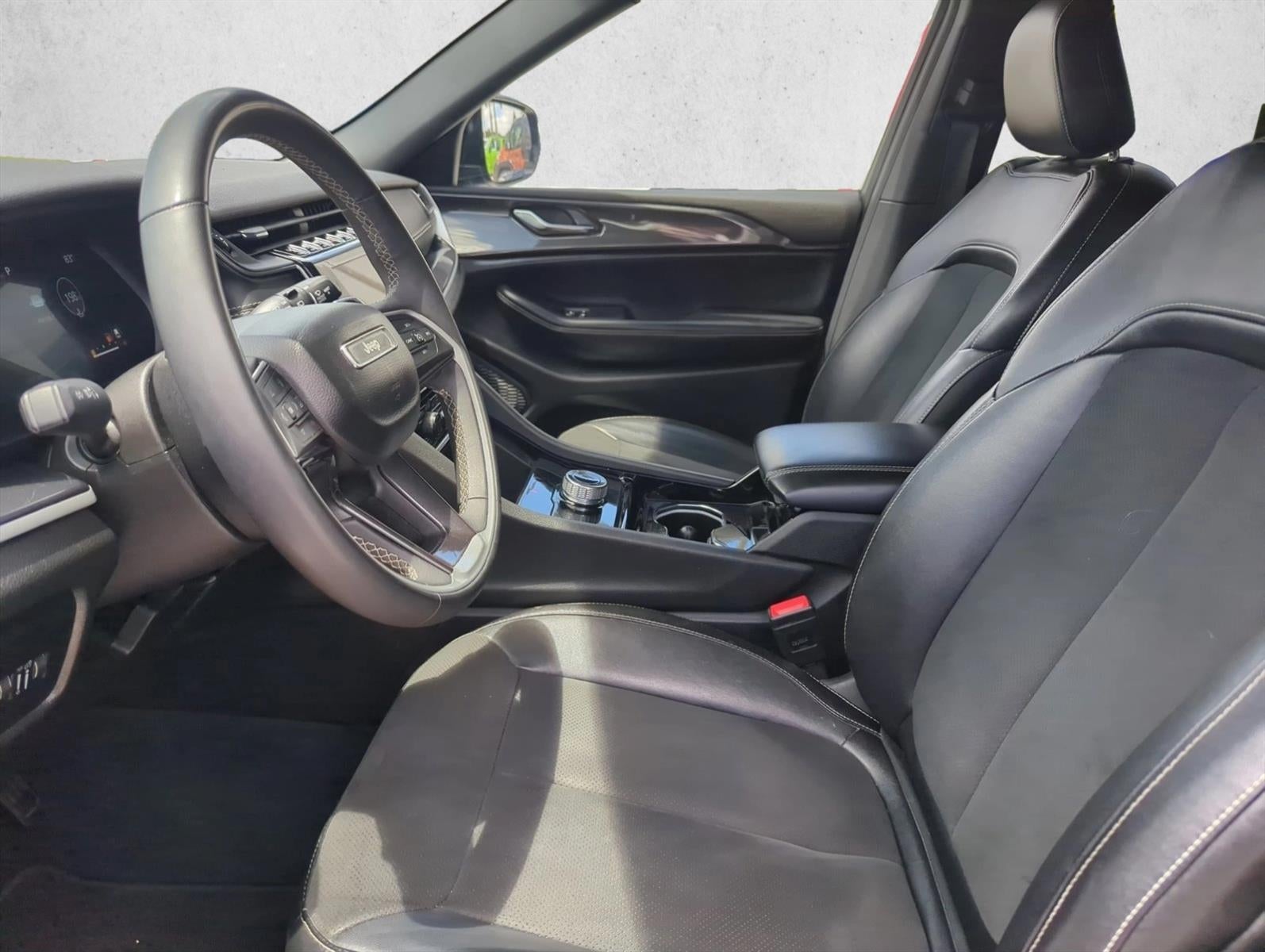 2023 Jeep Grand Cherokee Altitude 4x2