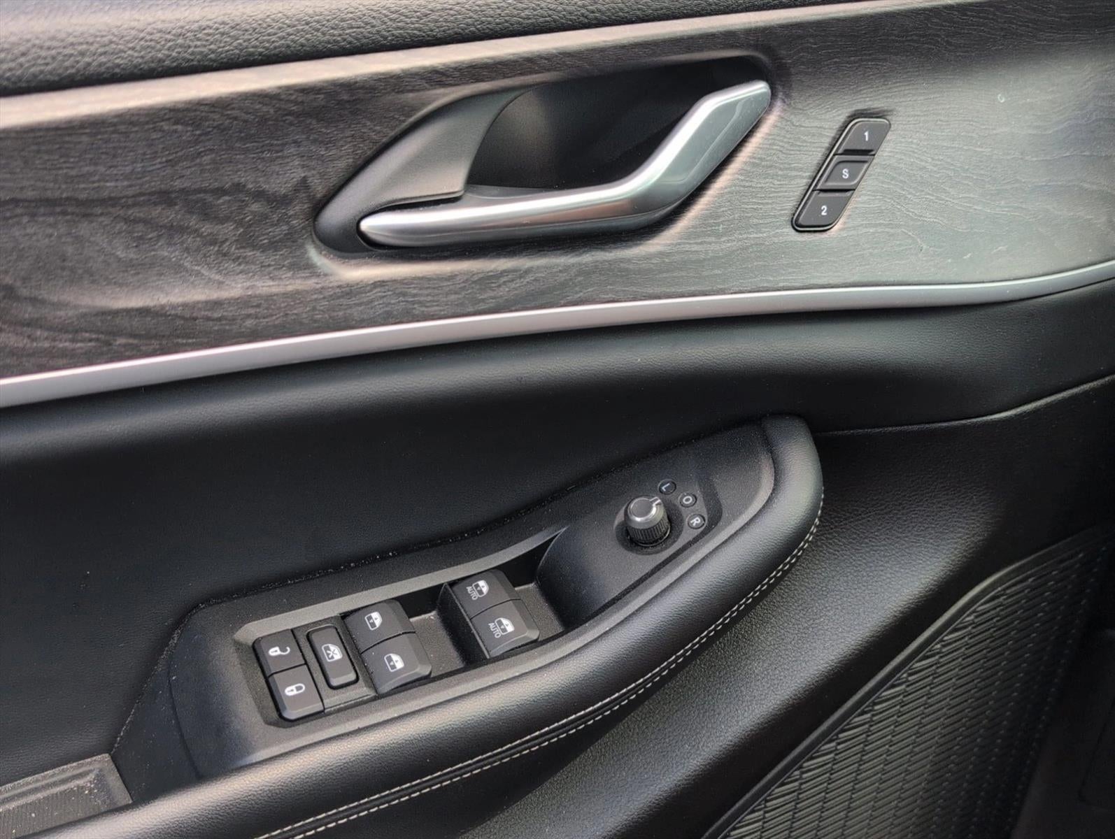 2025 Jeep Grand Cherokee Limited 4x2