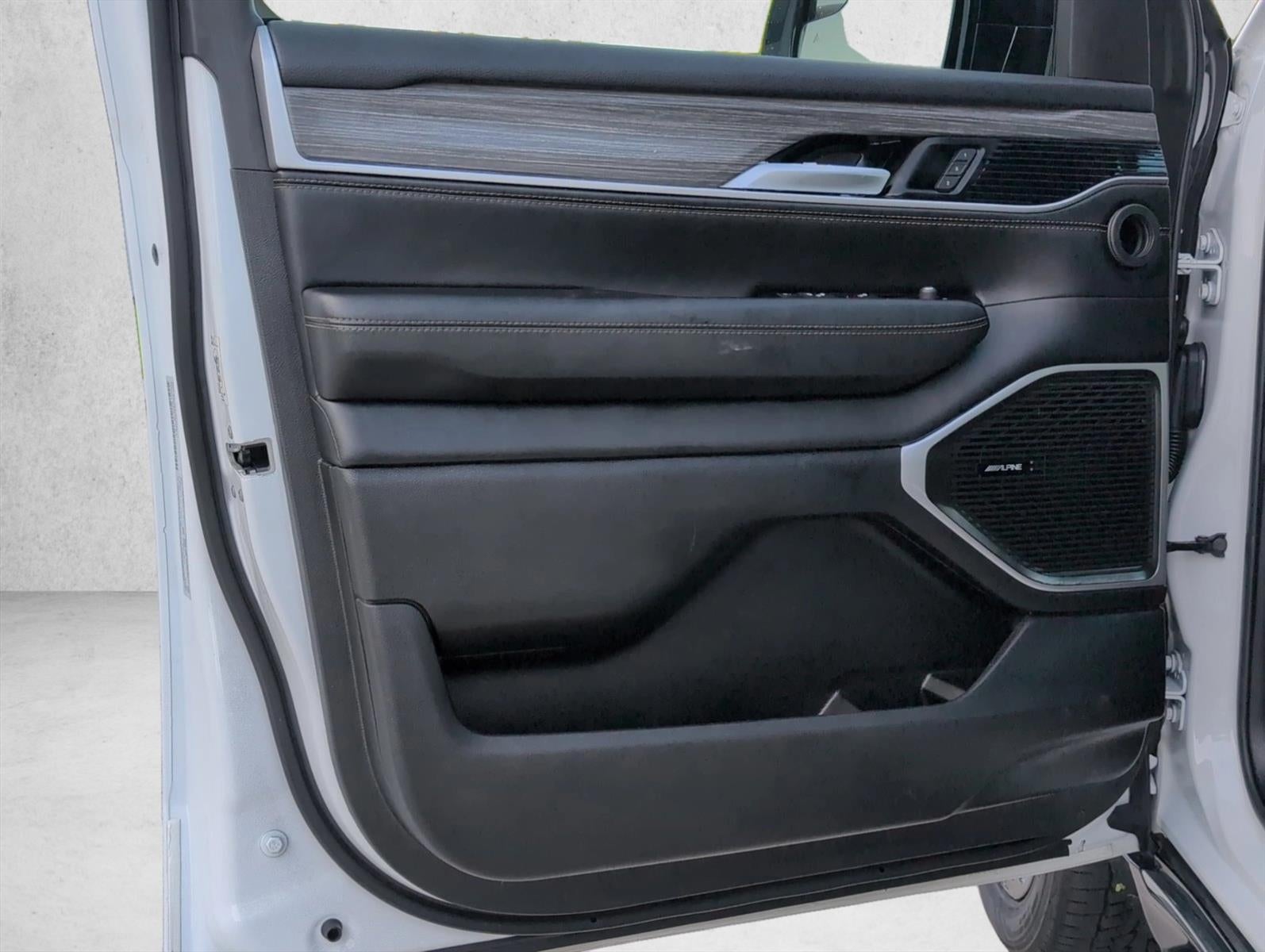 2023 Jeep Wagoneer L Series II 4x4