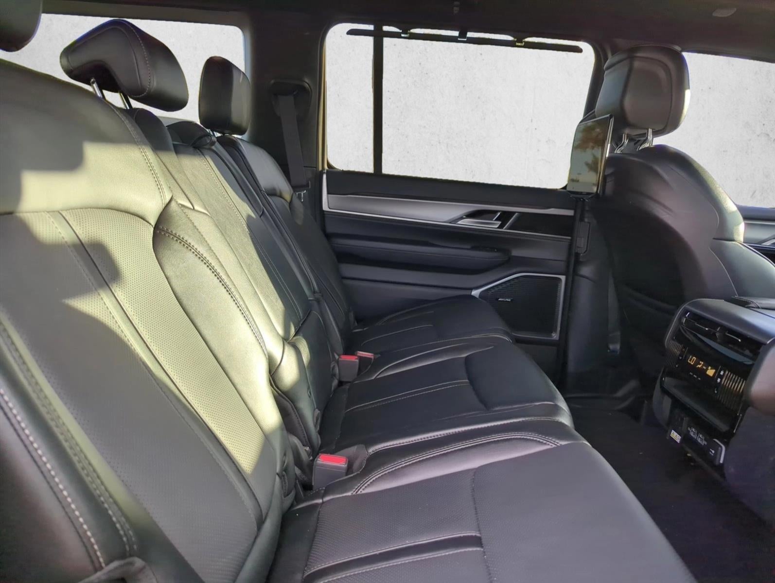 2023 Jeep Wagoneer Series II Carbide 4x4