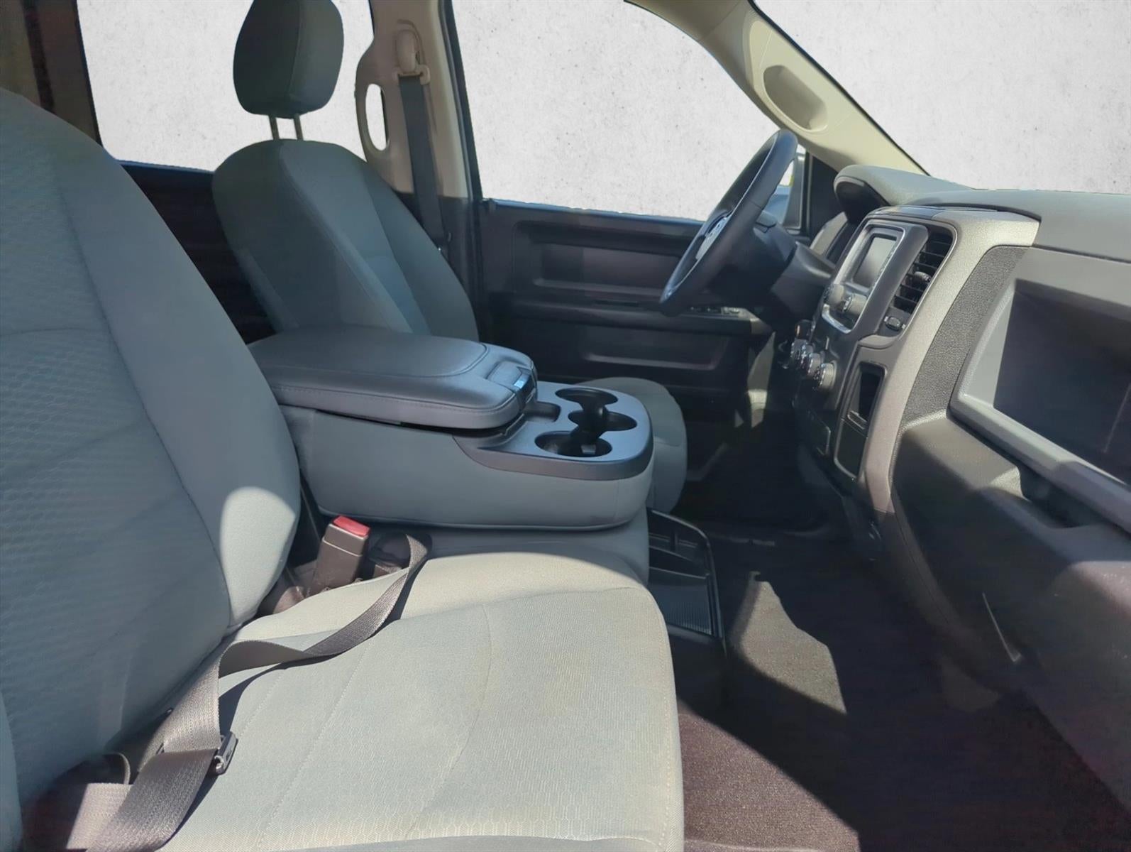 2019 RAM 1500 Classic Express 4x2 Crew Cab 5'7" Box