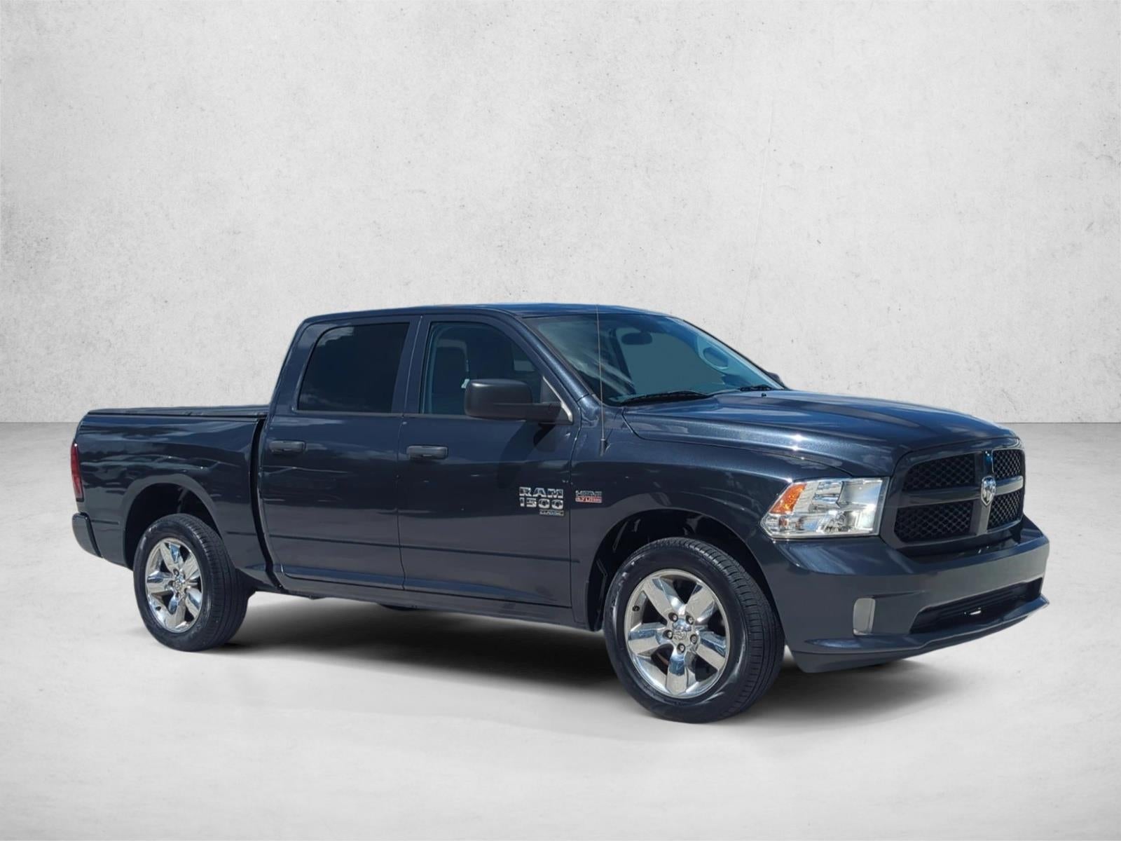 2019 RAM 1500 Classic Express 4x2 Crew Cab 5'7" Box