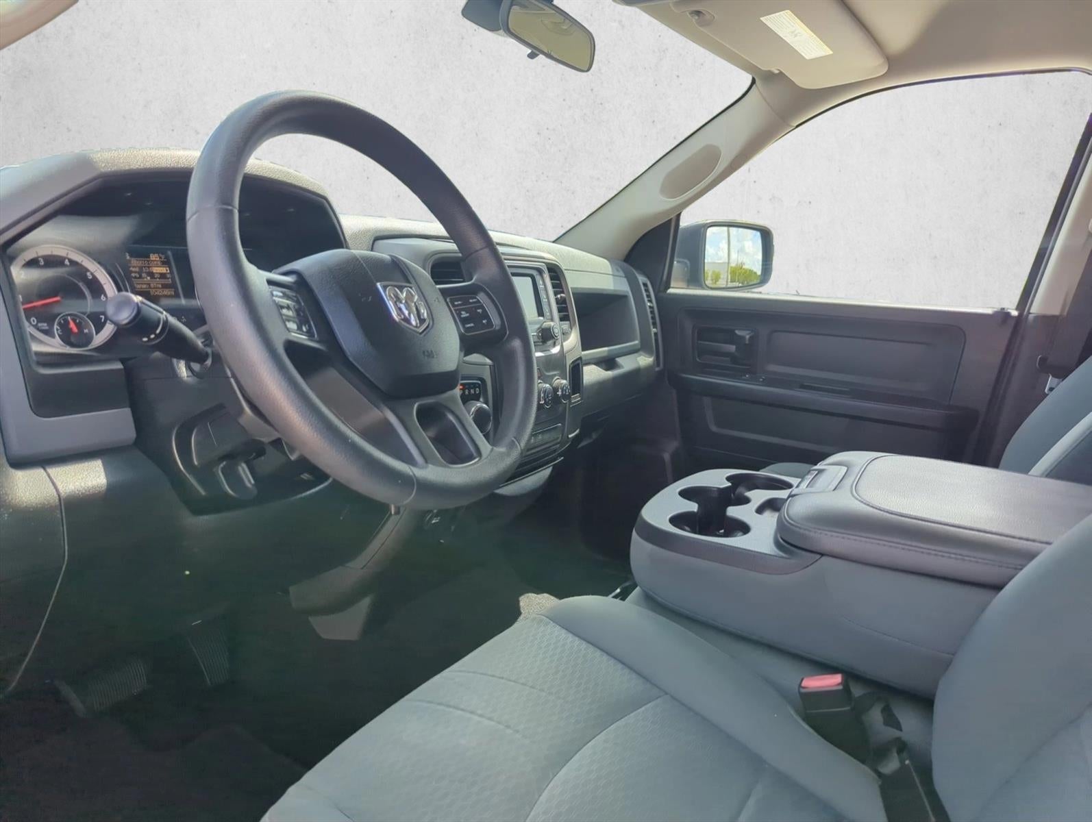 2019 RAM 1500 Classic Express 4x2 Crew Cab 5'7" Box